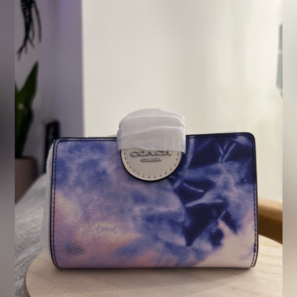 Coach Wallet - Picture 4 of 16